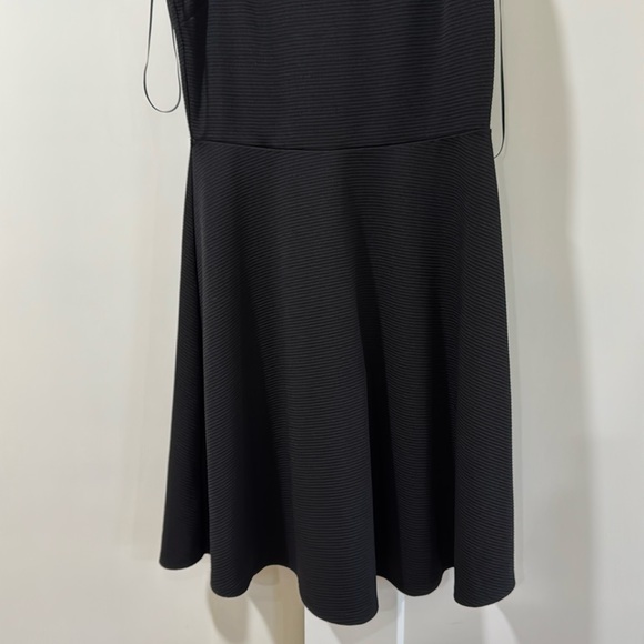 Elle Scallop Flutter Sleeve Dress - Size S - Picture 5 of 6